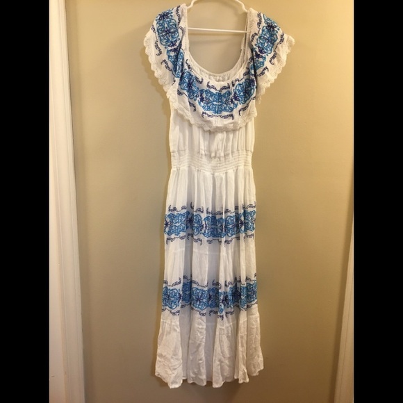Catherine Malandrino Fiesta off shoulder maxi
Dress (LO) - Picture 16 of 16